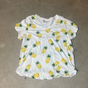 OLD NAVY PINEAPPLE/FLOWER TEE SHIRT